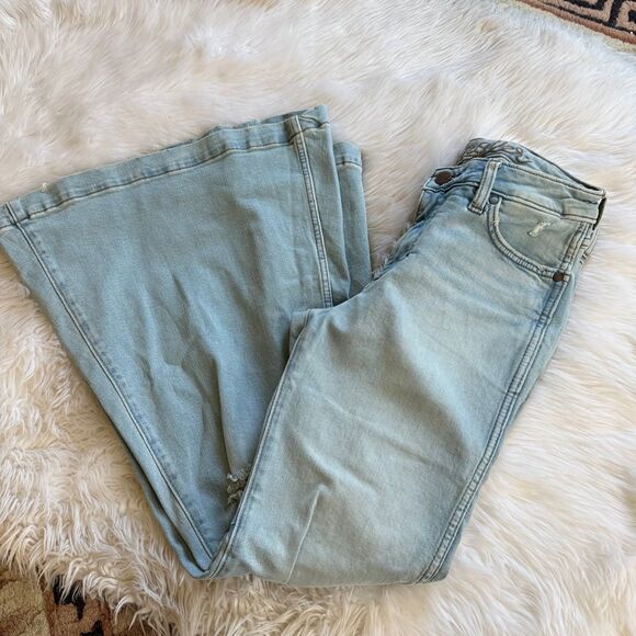 Wrangler Retro flare leg jeans - Picture 12 of 12